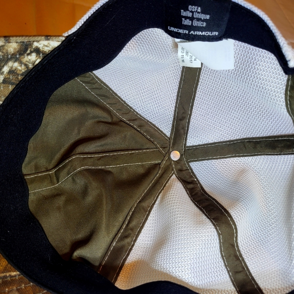 Under Armor Cap - Picture 4 of 4
